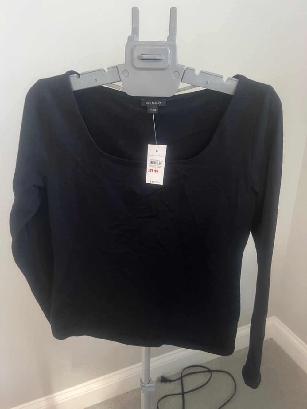 Ann Taylor Black Long Sleeve Scoop Neck Top - Stretch Knit